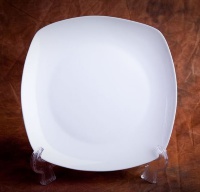 Белая тарелка квадратная АККУ Квадрат 19,5см 8077 А